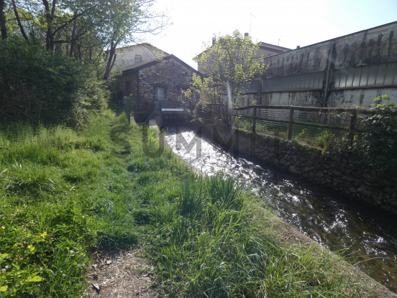 SCHIO - Periferia: CASA INDIPENDENTE terra cielo libera su tra lati con terreno di pertinenza. Cl...