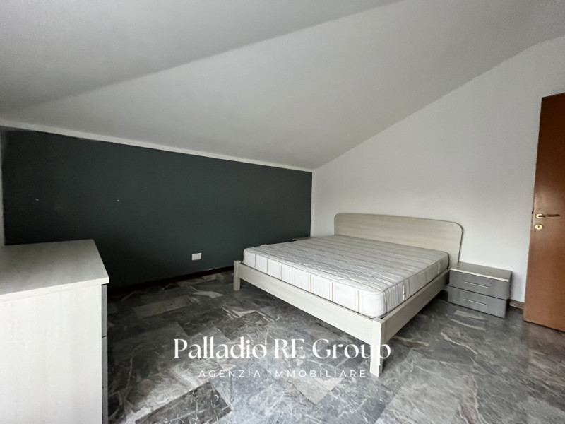 In un bel complesso residenziale situato nel tranquillo quartiere di Sant'Agostino Nogarazza, pro...