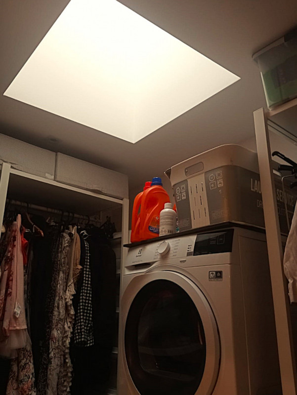 Porzione di quadrifamiliare del 2022 disposta su due livelli e dotata di giardino privato. L’espo...