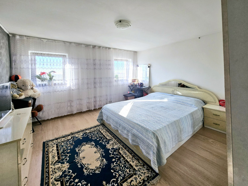 Proponiamo in vendita a Merlara, abitazione singola recentemente ristrutturata, con giardino escl...