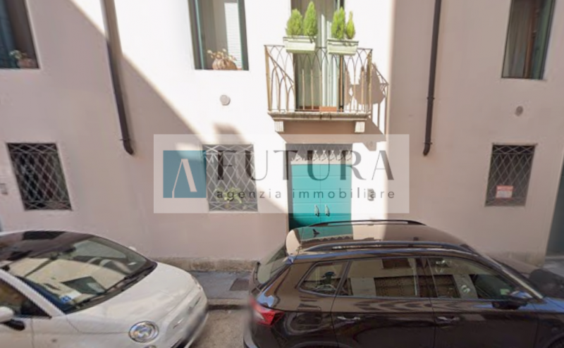 immobile CENTRO STORICO In ottima zona del centro storico, NO ZONA ZTL, proponiamo IMMOBILE posto...