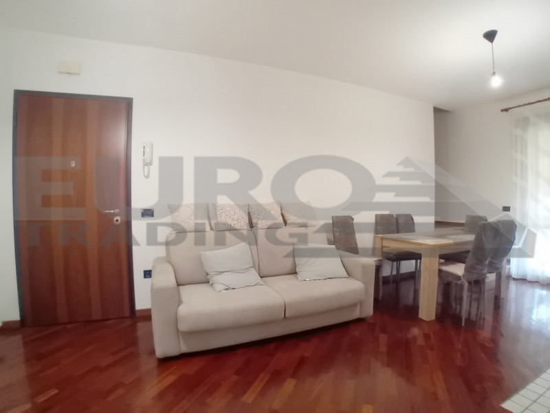 In una tranquilla zona residenziale di Preganziol, proponiamo un affascinante appartamento duplex...