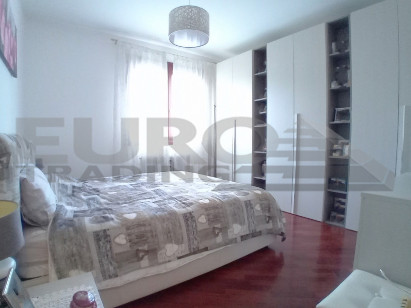 In una tranquilla zona residenziale di Preganziol, proponiamo un affascinante appartamento duplex...