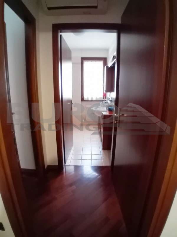 In una tranquilla zona residenziale di Preganziol, proponiamo un affascinante appartamento duplex...