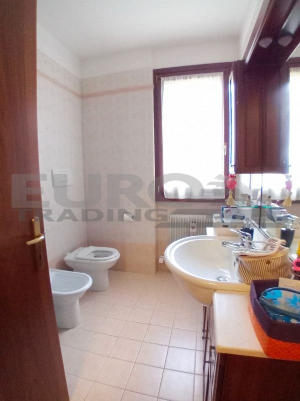 In una tranquilla zona residenziale di Preganziol, proponiamo un affascinante appartamento duplex...