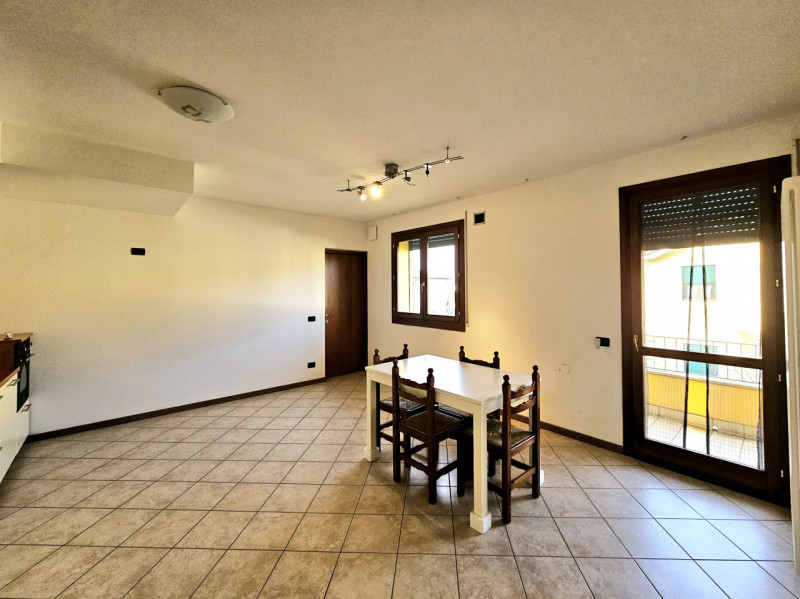 A Ospedaletto Euganeo, proponiamo in vendita appartamento bilocale con ingresso indipendente, pos...