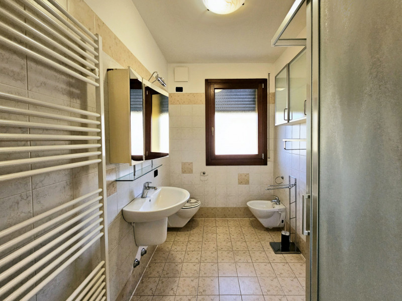 A Ospedaletto Euganeo, proponiamo in vendita appartamento bilocale con ingresso indipendente, pos...