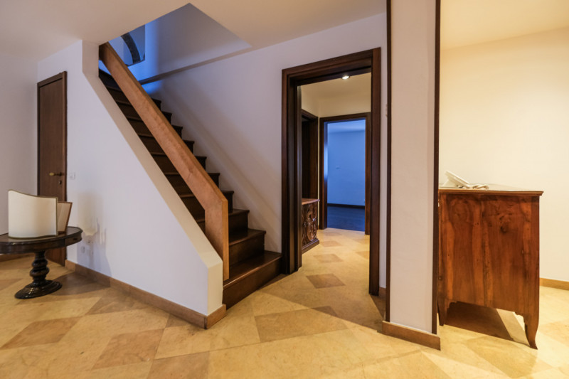 In una delle zone più suggestive e ricercate del centro di Vicenza, a pochi passi da Ponte degli ...