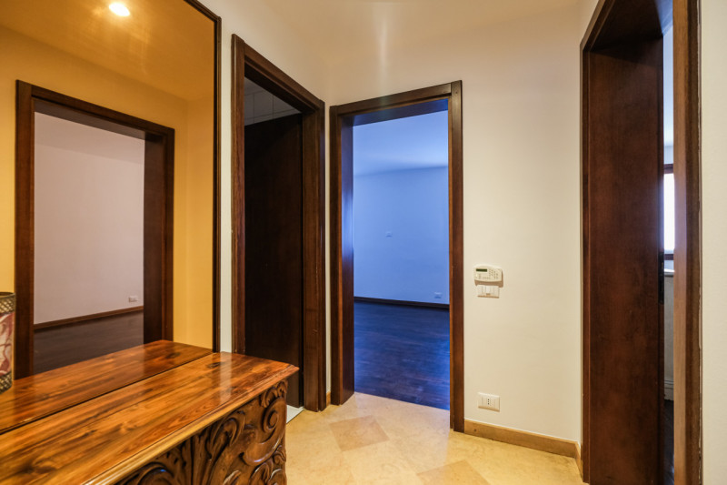 In una delle zone più suggestive e ricercate del centro di Vicenza, a pochi passi da Ponte degli ...