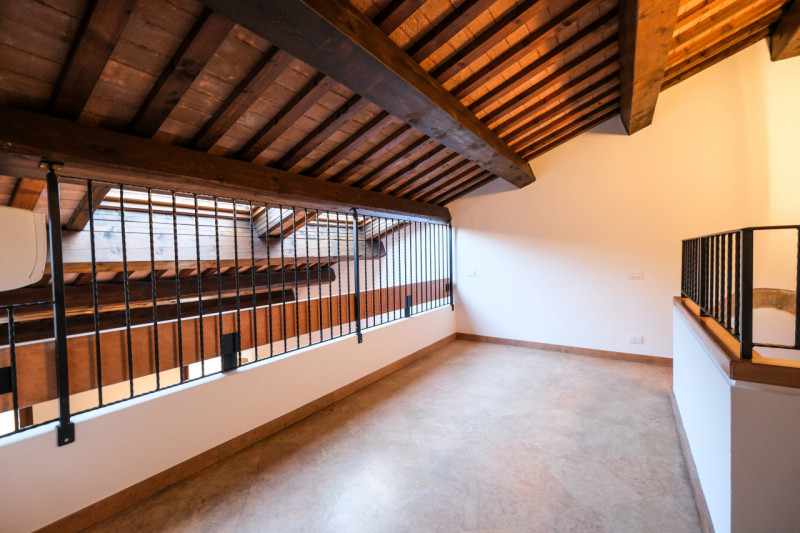 In una delle zone più suggestive e ricercate del centro di Vicenza, a pochi passi da Ponte degli ...