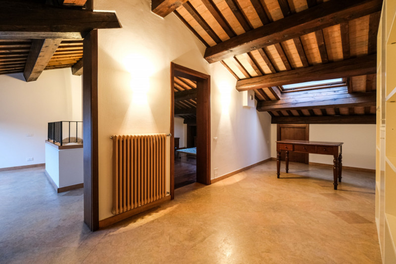 In una delle zone più suggestive e ricercate del centro di Vicenza, a pochi passi da Ponte degli ...