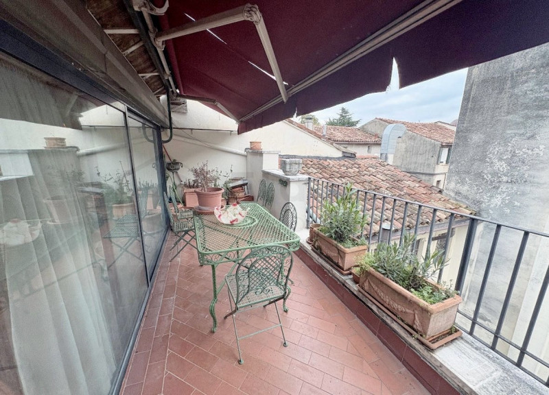 Scopri questo bellissimo appartamento duplex, situato nel cuore della rinomata zona Santo a Padov...