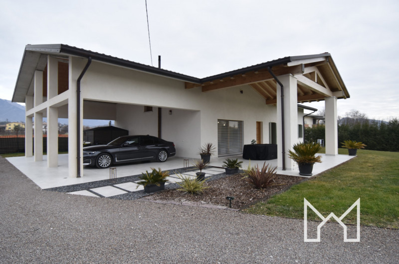 FONTE- In zona tranquilla e immersa nel verde, proponiamo villa singola di nuovissima costruzione...