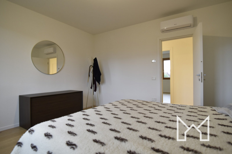 FONTE- In zona tranquilla e immersa nel verde, proponiamo villa singola di nuovissima costruzione...