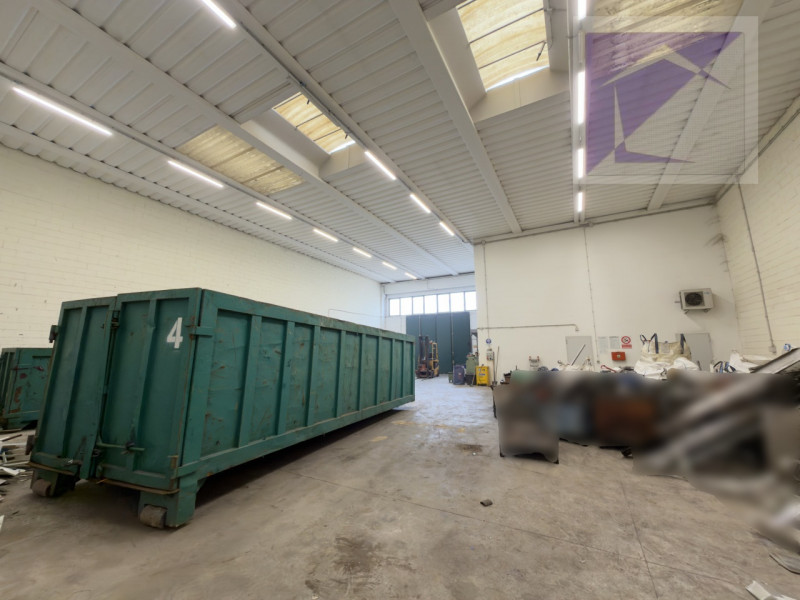 Nel Comune di Loreggia, proponiamo in vendita capannone industriale di 470 mq, edificato nel 2002...