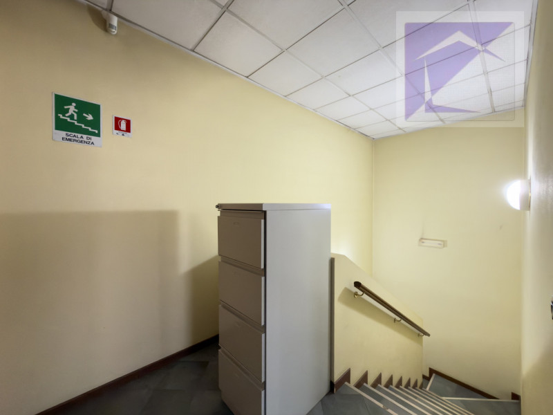 Nel Comune di Loreggia, proponiamo in vendita capannone industriale di 470 mq, edificato nel 2002...