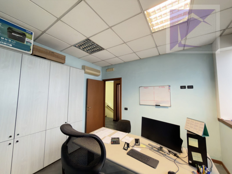 Nel Comune di Loreggia, proponiamo in vendita capannone industriale di 470 mq, edificato nel 2002...