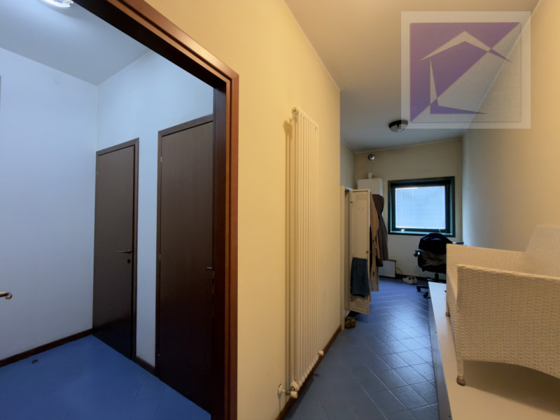 Nel Comune di Loreggia, proponiamo in vendita capannone industriale di 470 mq, edificato nel 2002...