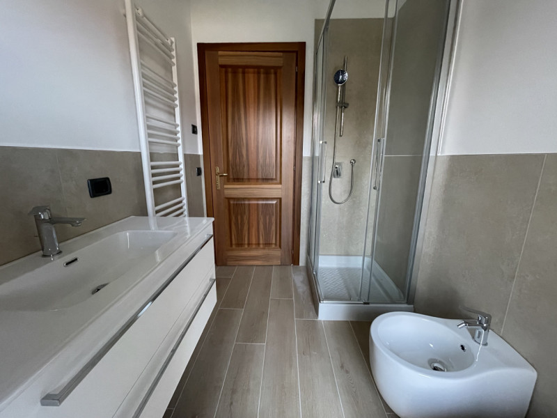 Nelle immediate vicinanze del centro di Abano Terme proponiamo in vendita un appartamento al prim...