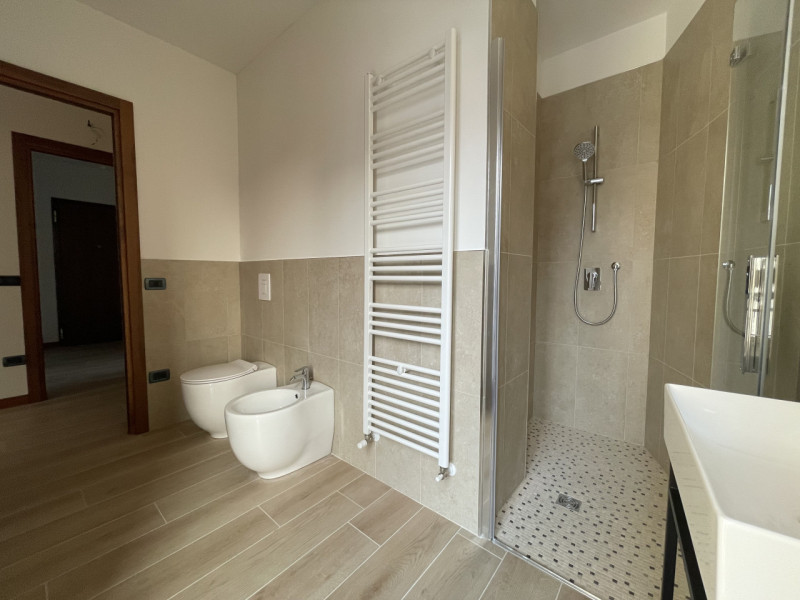 Nelle immediate vicinanze del centro di Abano Terme proponiamo in vendita un appartamento al prim...