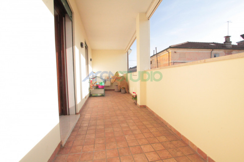 Bolzano Vicentino: se stai cercando un appartamento tricamere ampio e luminoso e COMPLETAMENTE AR...