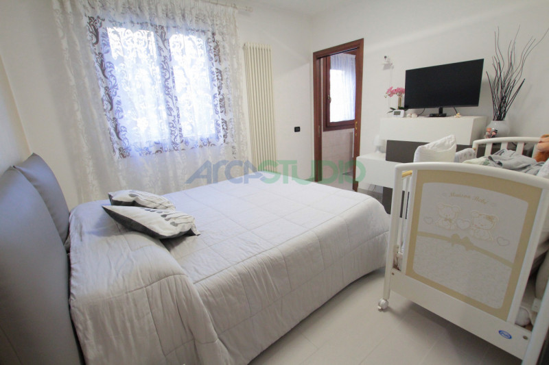 Bolzano Vicentino: se stai cercando un appartamento tricamere ampio e luminoso e COMPLETAMENTE AR...