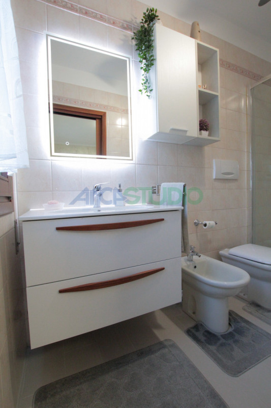 Bolzano Vicentino: se stai cercando un appartamento tricamere ampio e luminoso e COMPLETAMENTE AR...