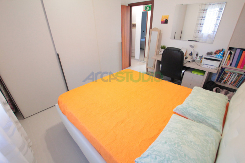 Bolzano Vicentino: se stai cercando un appartamento tricamere ampio e luminoso e COMPLETAMENTE AR...