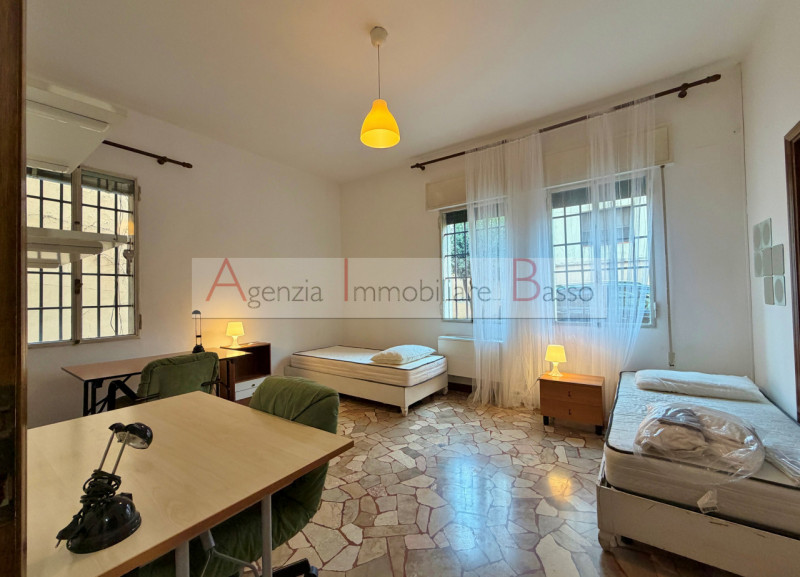 PADOVA - VIA GABELLI - OSPEDALE CIVILE. Affittasi appartamento PERFETTO PER SPECIALIZZANDI O PERS...