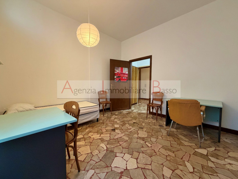 PADOVA - VIA GABELLI - OSPEDALE CIVILE. Affittasi appartamento PERFETTO PER SPECIALIZZANDI O PERS...