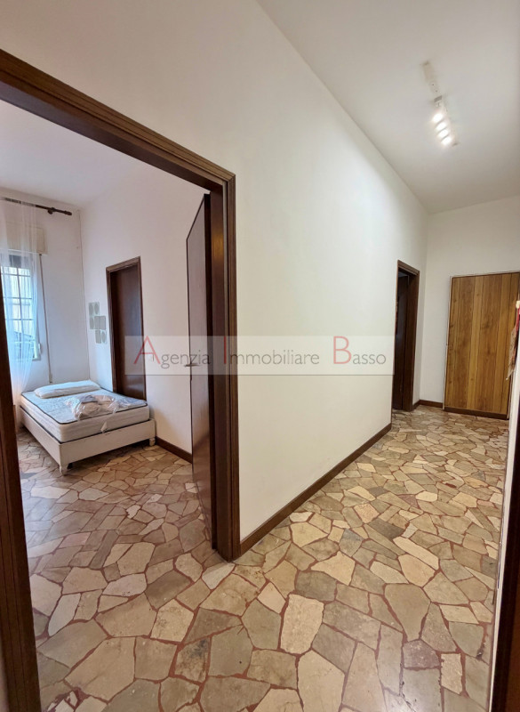 PADOVA - VIA GABELLI - OSPEDALE CIVILE. Affittasi appartamento PERFETTO PER SPECIALIZZANDI O PERS...