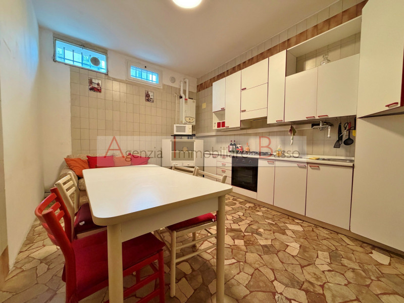 PADOVA - VIA GABELLI - OSPEDALE CIVILE. Affittasi appartamento PERFETTO PER SPECIALIZZANDI O PERS...