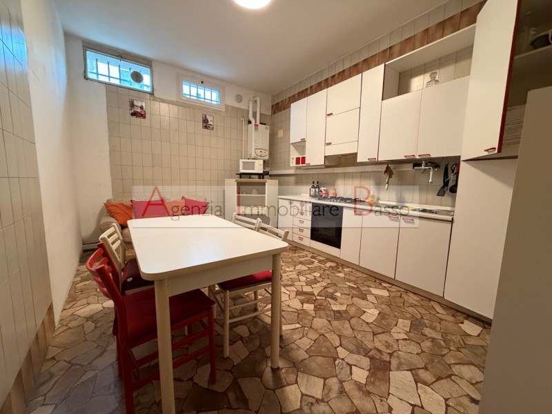 PADOVA - VIA GABELLI - OSPEDALE CIVILE. Affittasi appartamento PERFETTO PER SPECIALIZZANDI O PERS...