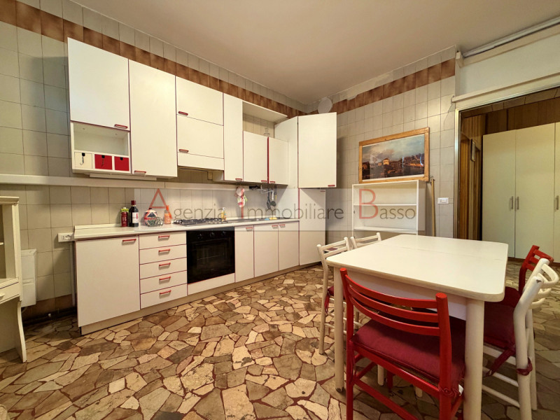 PADOVA - VIA GABELLI - OSPEDALE CIVILE. Affittasi appartamento PERFETTO PER SPECIALIZZANDI O PERS...