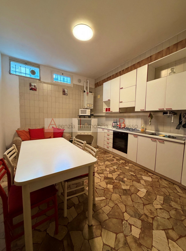 PADOVA - VIA GABELLI - OSPEDALE CIVILE. Affittasi appartamento PERFETTO PER SPECIALIZZANDI O PERS...