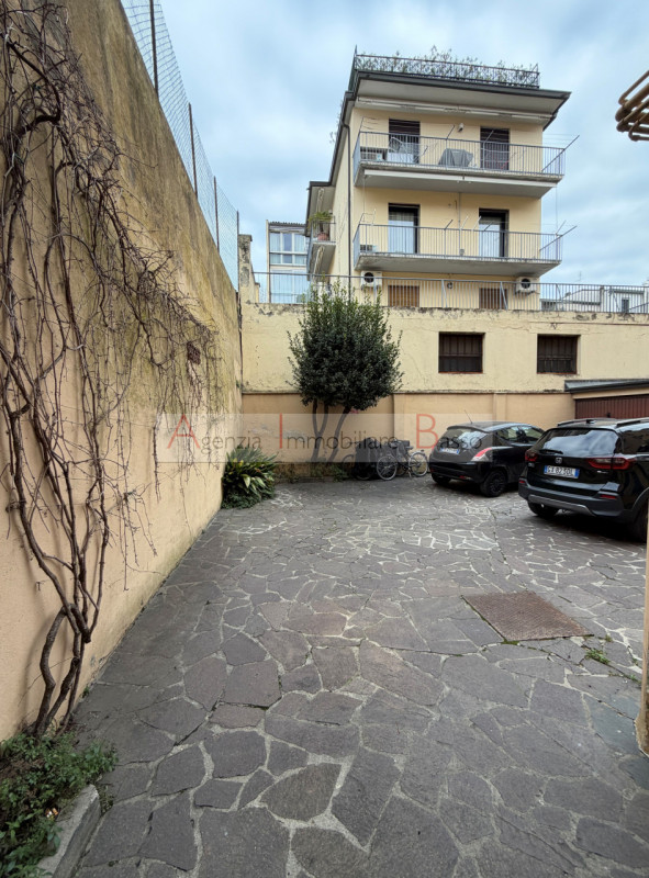 PADOVA - VIA GABELLI - OSPEDALE CIVILE. Affittasi appartamento PERFETTO PER SPECIALIZZANDI O PERS...