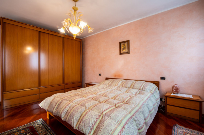 Situata in un contesto residenziale tranquillo e ricercato, proponiamo in vendita una raffinata c...