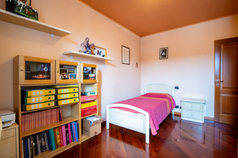 A Selvazzano Dentro - frazione di Feriole, proponiamo in vendita elegante casa unifamiliare con g...