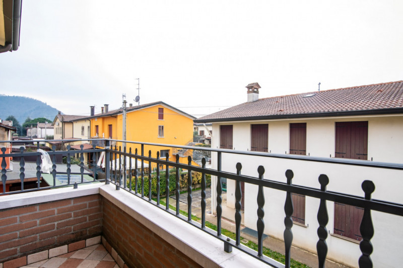 Situata in un contesto residenziale tranquillo e ricercato, proponiamo in vendita una raffinata c...