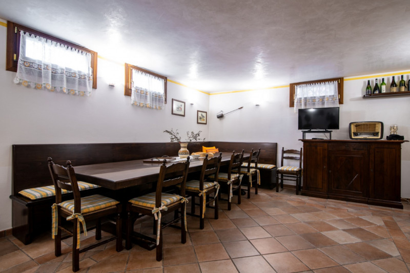 A Selvazzano Dentro - frazione di Feriole, proponiamo in vendita elegante casa unifamiliare con g...