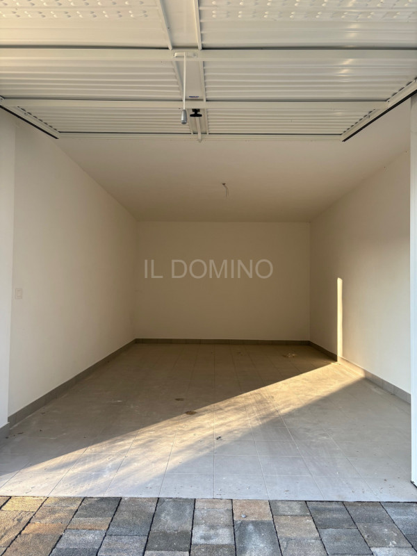 Attico di nuova costruzione, in classe energetica A4, in pronta consegna. Situato in una zona ser...