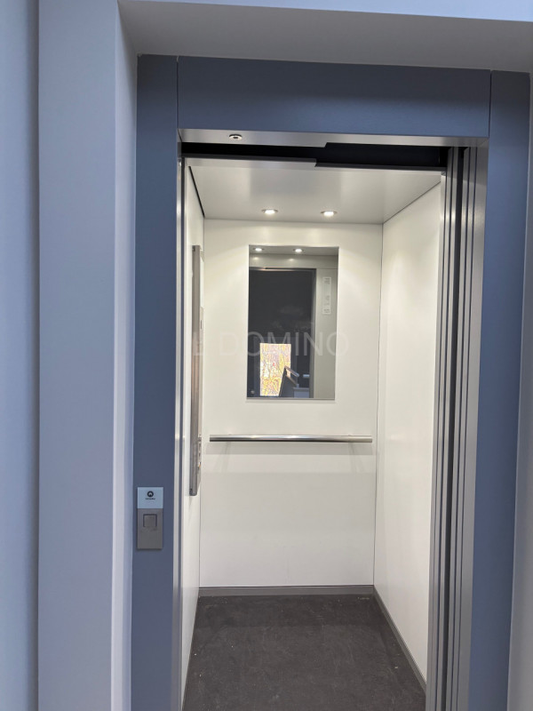 Attico di nuova costruzione, in classe energetica A4, in pronta consegna. Situato in una zona ser...