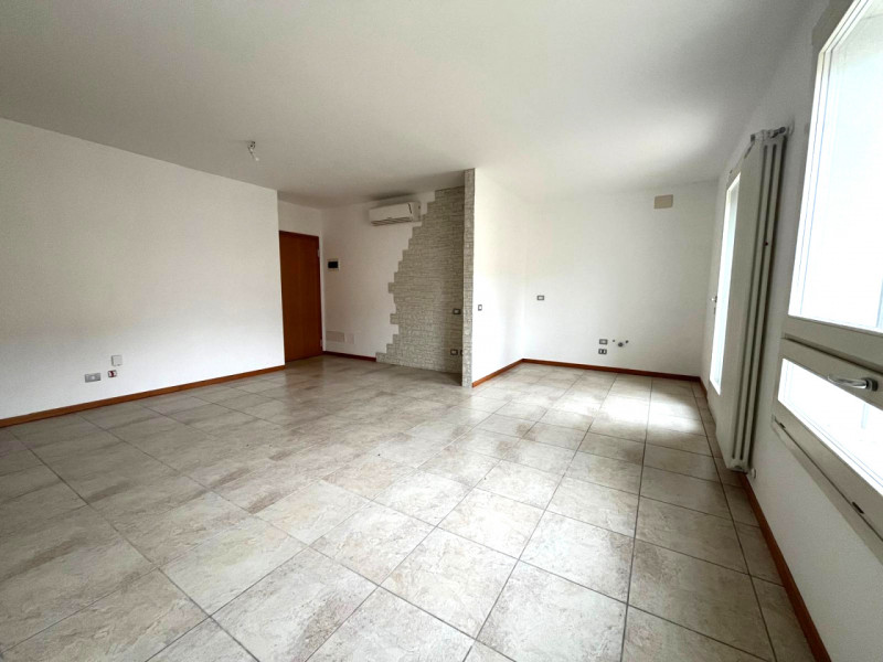 FORCELLINI: CLASSE ENERGETICA A4 - Epgl,nren 15,98 KWh/mq anno.
In tranquillo contesto residenzia...