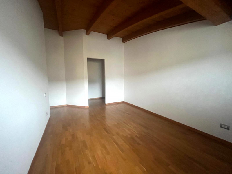 FORCELLINI: CLASSE ENERGETICA A4 - Epgl,nren 15,98 KWh/mq anno.
In tranquillo contesto residenzia...