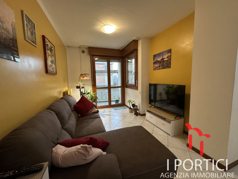 Mogliano Veneto – Via Benetton

In Via Benetton, a Mogliano Veneto, proponiamo in vendita apparta...