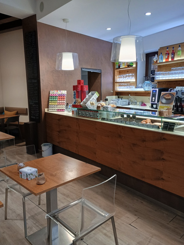 CESSIONE CAFFETTERIA BAR TABACCHERIA - Euro 99.000 - RIF. 8335

In pieno Centro Storico, in zona ...