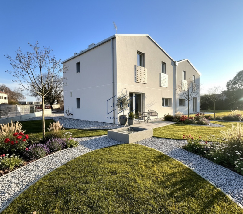 CESSALTO - (TV)
In una posizione strategica, a meno di un chilometro dal casello autostradale e n...