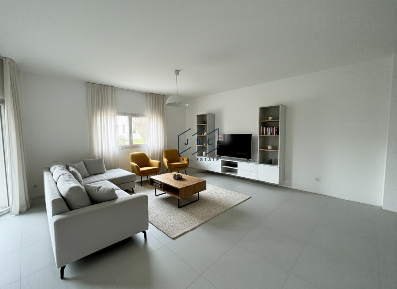 CESSALTO - (TV)
In una posizione strategica, a meno di un chilometro dal casello autostradale e n...