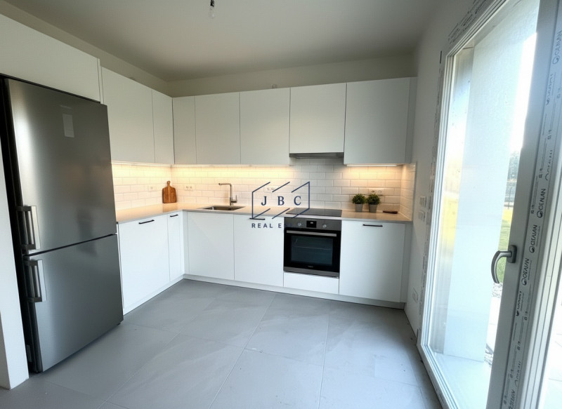 CESSALTO - (TV)
In una posizione strategica, a meno di un chilometro dal casello autostradale e n...