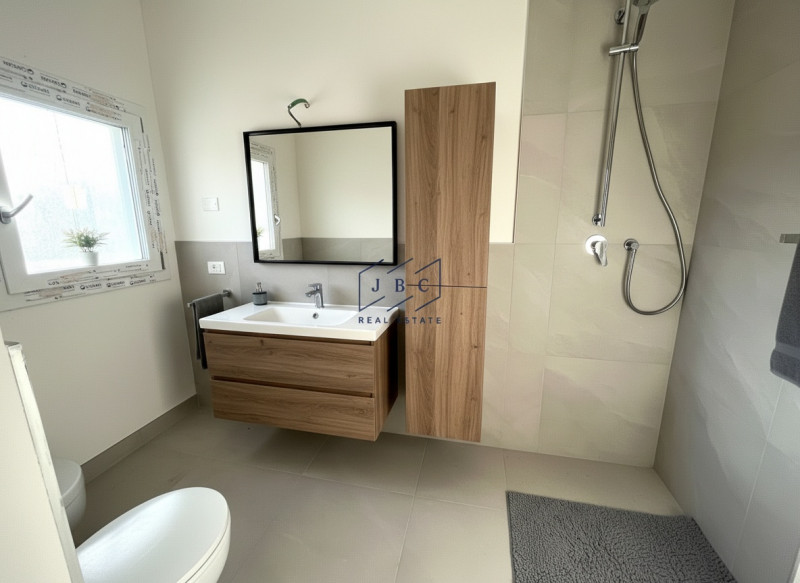 CESSALTO - (TV)
In una posizione strategica, a meno di un chilometro dal casello autostradale e n...